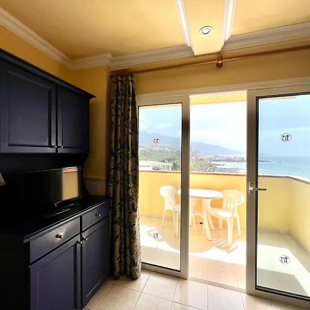 One Bedroom With Sea Or Volcano View, Wifi And Pool In Puerto De La Cruz アパート